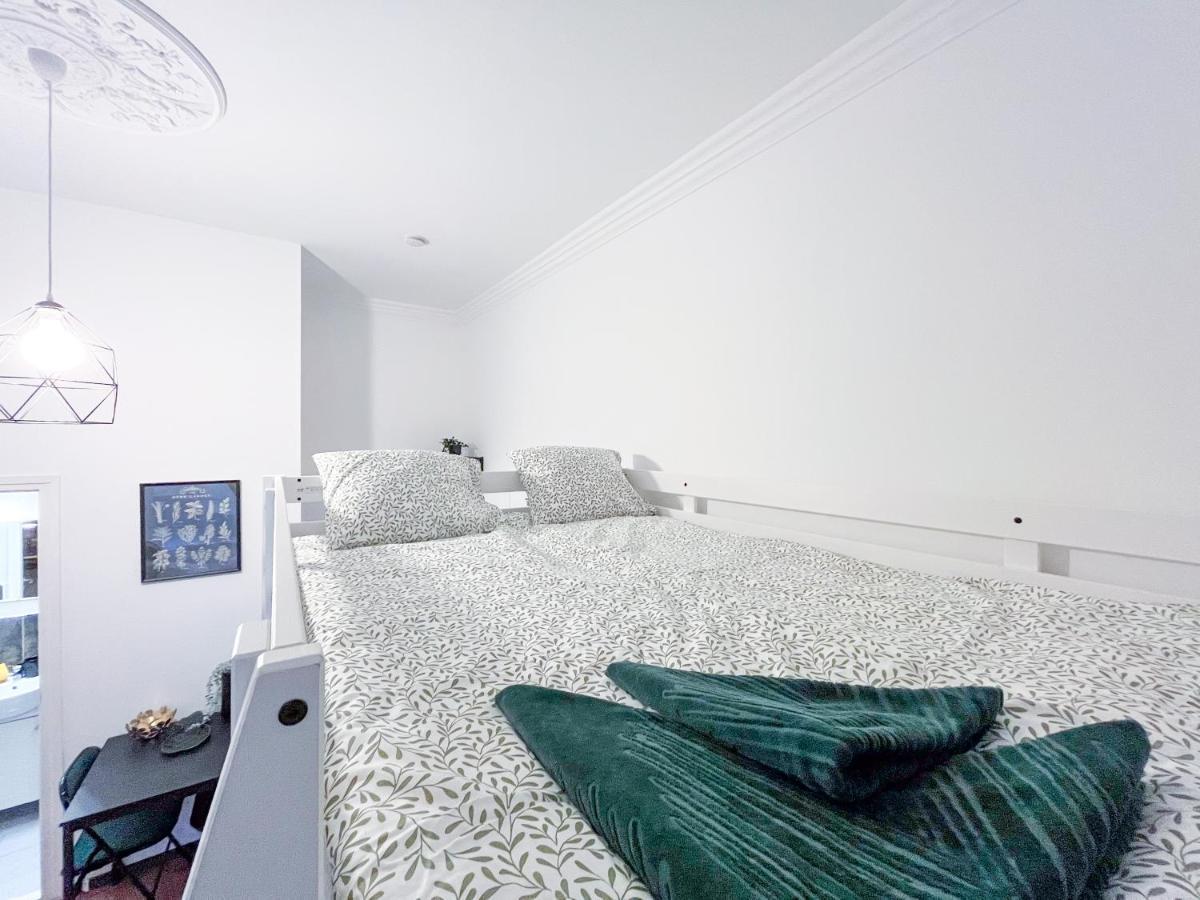 Green Goblin Apartment With Free Private Parking Budapest Eksteriør bilde
